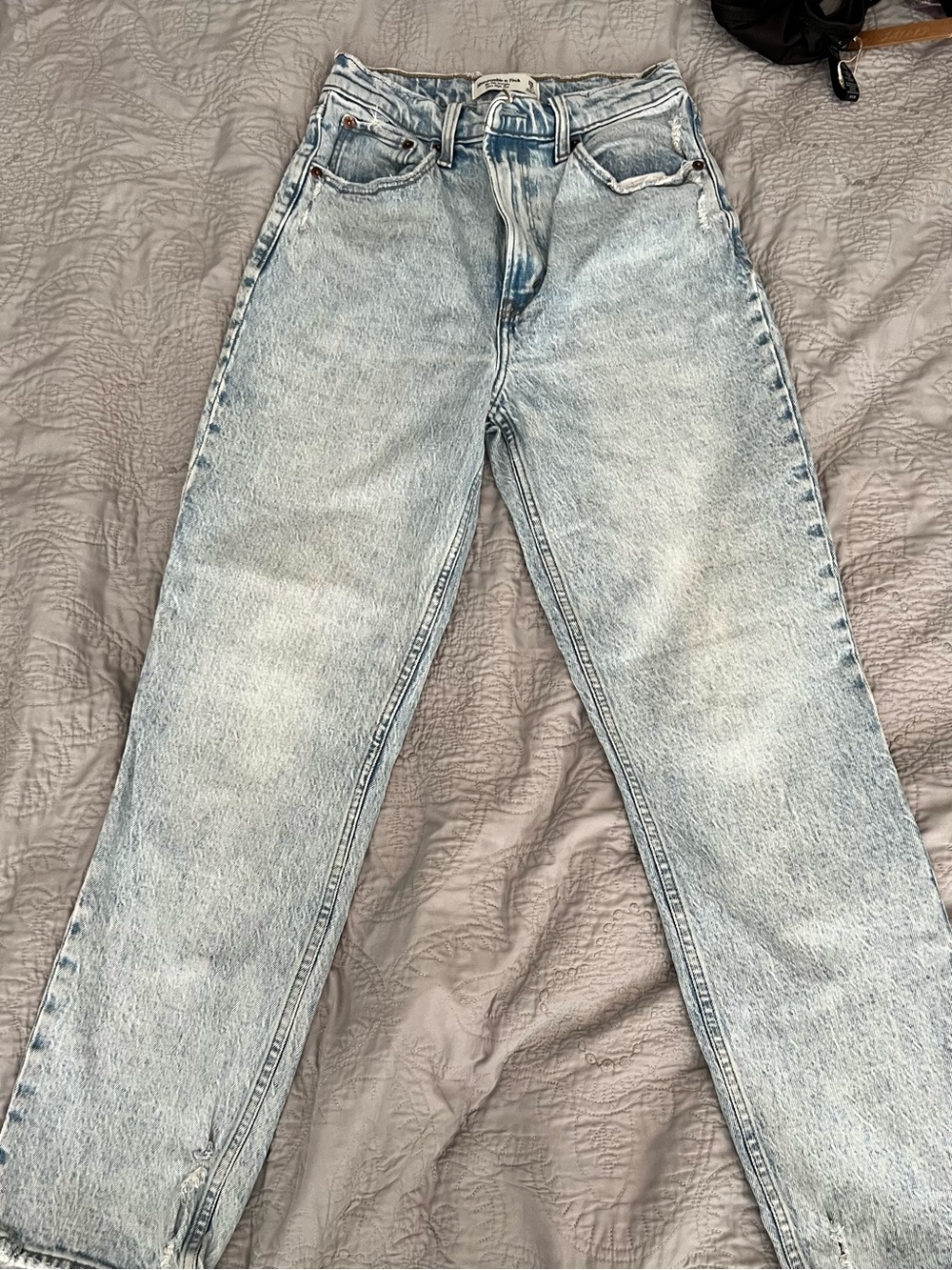 Abercrombie & Fitch Light Blue Straight Leg Jeans - Women